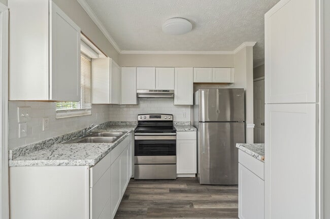 Building Photo - 2832 Vicksburg Ln