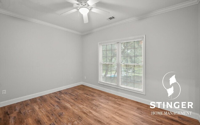 Building Photo - 1606 Columbia Ave