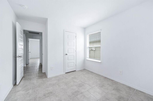 Building Photo - 1010 Appaloosa Ln