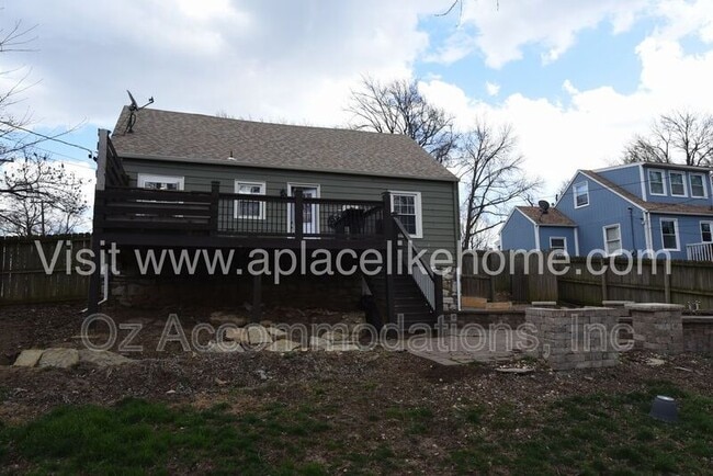 Building Photo - 3000 S 8th Terrace