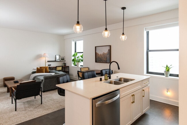 Building Photo - 758 N Broadway