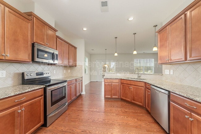 Building Photo - 7922 Kelburn Ln