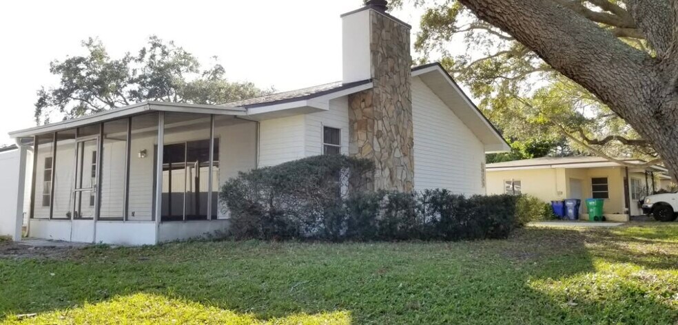 Primary Photo - 10548 86th Ave