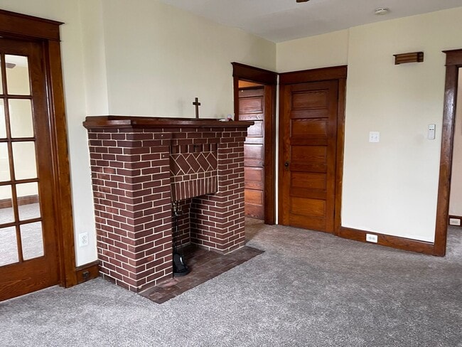 Building Photo - 341 Wanamaker Ave
