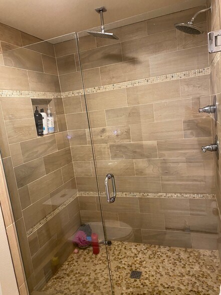 Downstairs Bathroom - 11005 NE Hancock St
