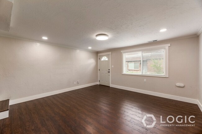 Building Photo - Beautiful Place in Prime Location!