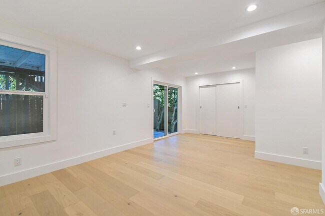 Building Photo - 68 Dellbrook Ave