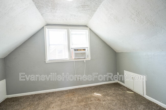 Building Photo - 1112 Bellemeade Ave