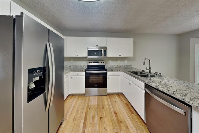 Building Photo - 2530 Lorne Ct SW