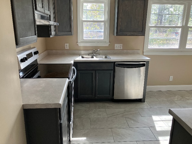 Building Photo - 225 Antoinette Dr