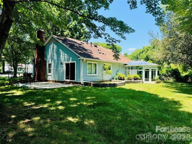 Building Photo - 2423 Emstead Ct