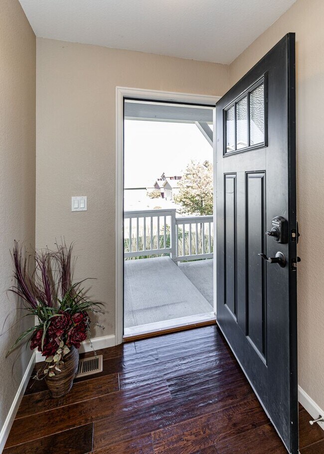 Building Photo - Westside home in Desirable Gold Hill Mesa ...