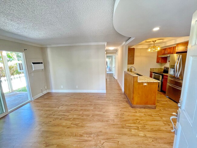 Building Photo - Elegantly Updated Unfurnished Kihei Villag...