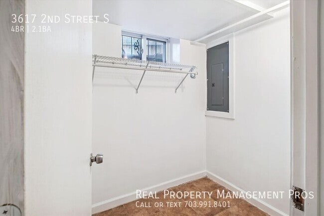 Building Photo - 3617 2nd St S