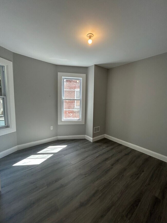 Building Photo - 156 Hoffman Ave