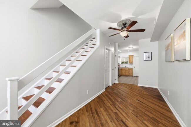 Building Photo - 928 N Bambrey St