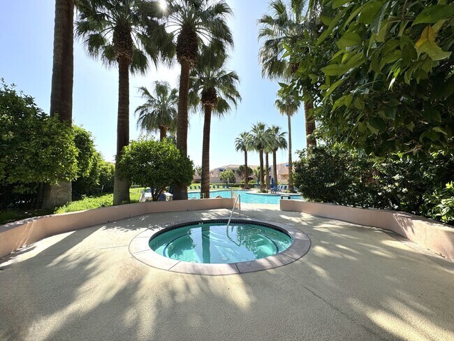 Building Photo - AVAILABLE NOW!! Charming FURNITURE OPTIONAL 1 Bed/2 Bath In Palm Springs Deauville Community!!