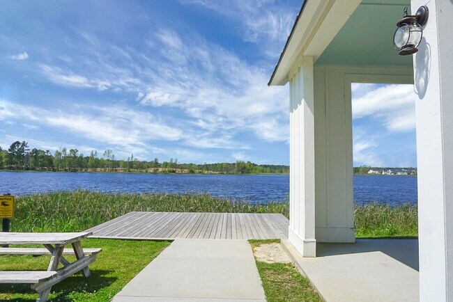 Building Photo - 209 Killarney Trail