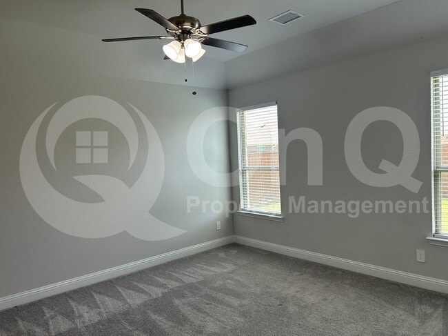 Building Photo - 533 Oleander Dr