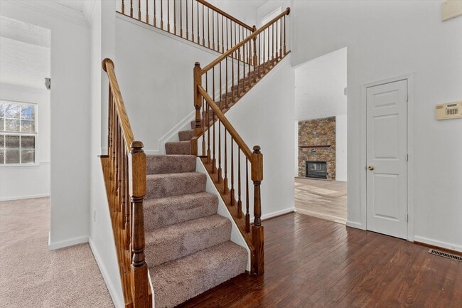 Building Photo - 4BR Columbia Home w/ Finished Basement, Deck & Open Green Space