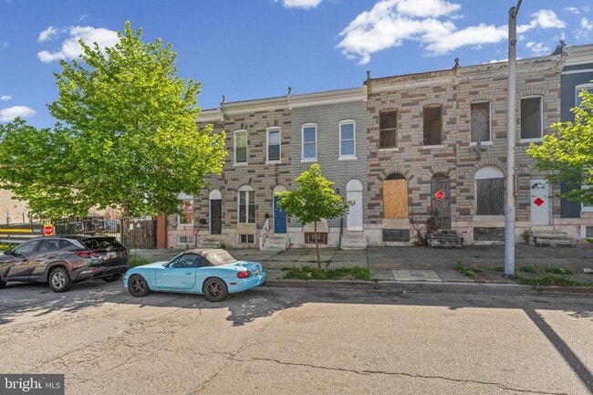 Building Photo - 1669 N Milton Ave