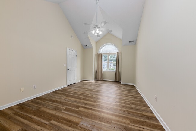 Building Photo - 212 Derby Park Ave