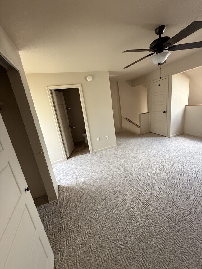 Building Photo - 5220 Loft Dr