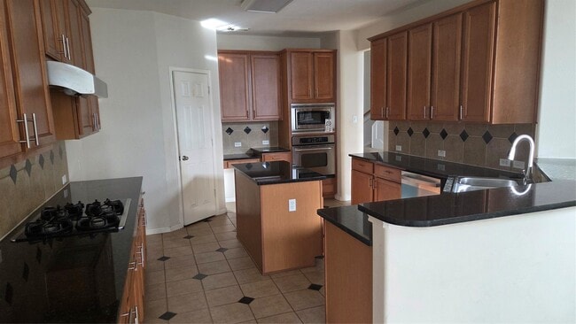 Building Photo - 2103 Trinity Manor Ln