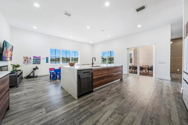 Building Photo - 1250 Placid Ct