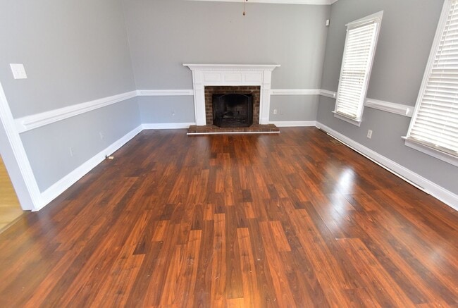 Building Photo - 3924 Hampton Dr