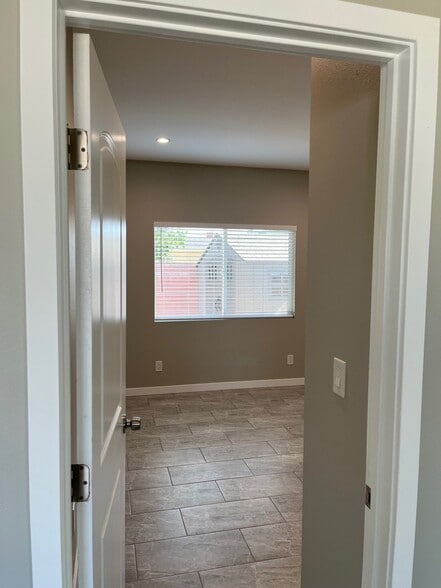 Building Photo - 12225 Brookhaven Park