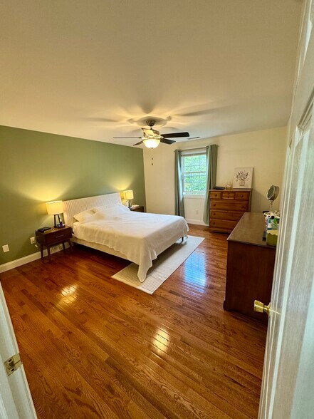 Building Photo - 602 Maplewood Ave