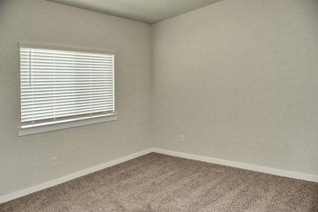 Building Photo - 358 Shoreview Dr