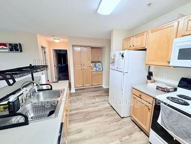 Building Photo - 1621 Harts Ridge Dr