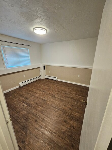 Building Photo - 800 W 56th Ave