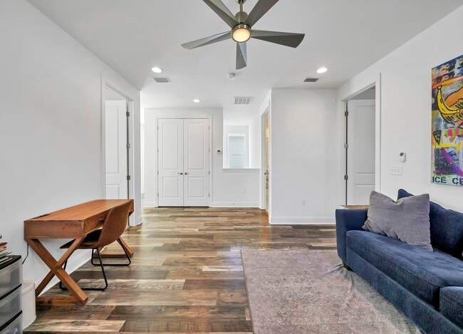 Building Photo - 175 Christian Dr