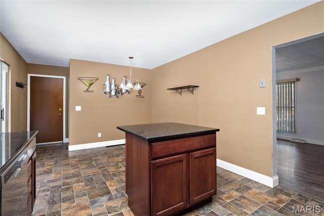 Building Photo - 126 Hampton Dr