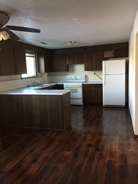 Kitchen/dining room - 1930 N 14th St