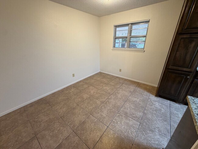 Building Photo - 5003 Hall Ave