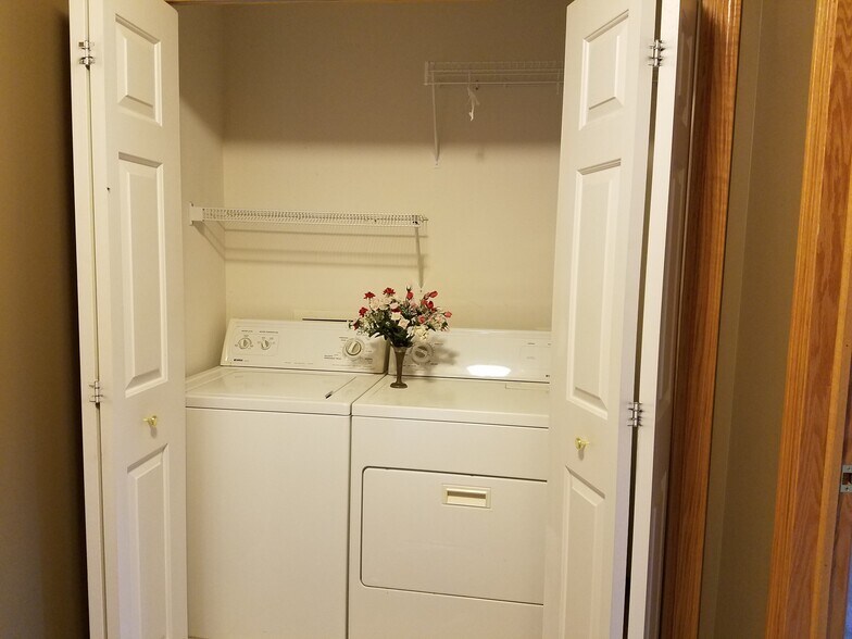 Building Photo - 2004 NW Ashton Ln