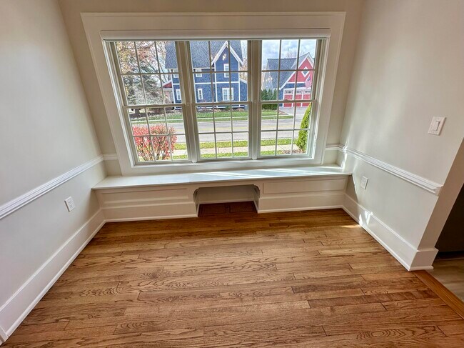 Building Photo - 992 Palmer