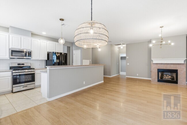 Building Photo - 4011 Travis Country Cir