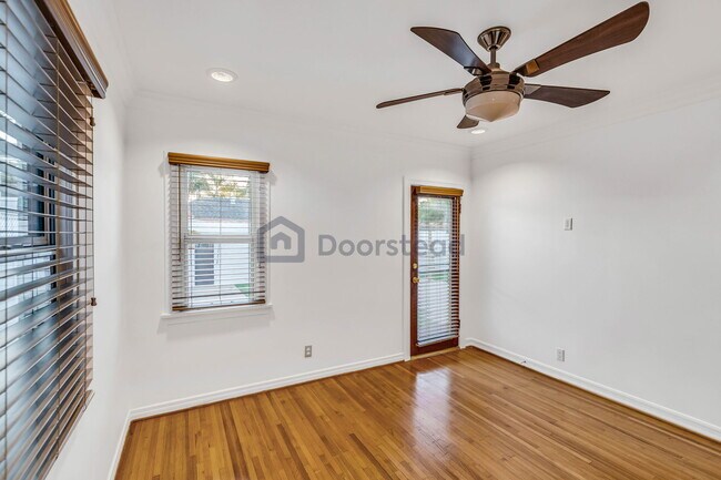 Building Photo - 603 S Mansfield Ave