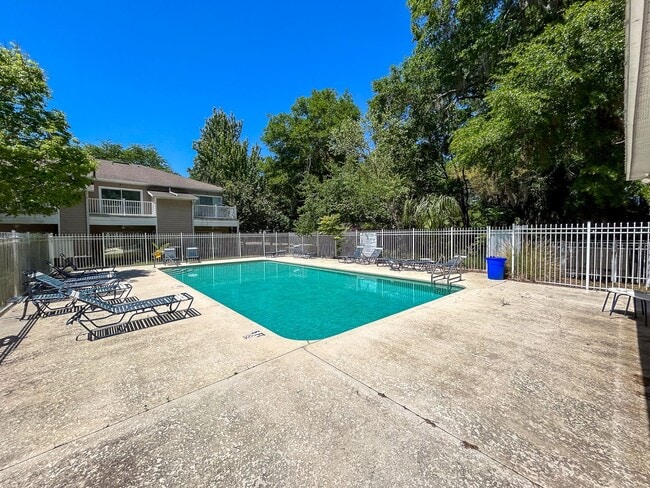 Building Photo - Garland #861