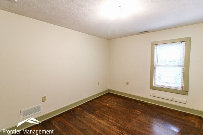 Building Photo - 931 Osage St