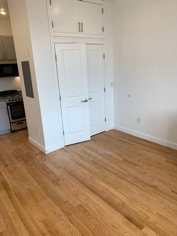 Building Photo - 64 Market St