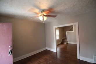 Building Photo - SPRING MOVE IN SPECIAL!! Large 2 bedroom duplex in Weiland Park / Italian Village area