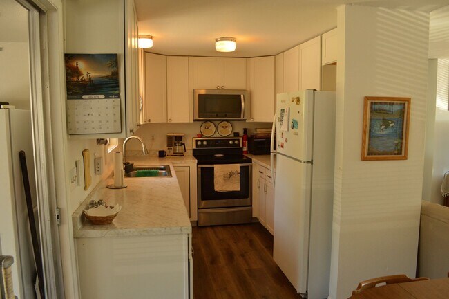 Building Photo - Fully Furnished Short Term Rental