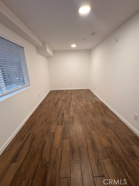 Building Photo - 700 N Hill Pl