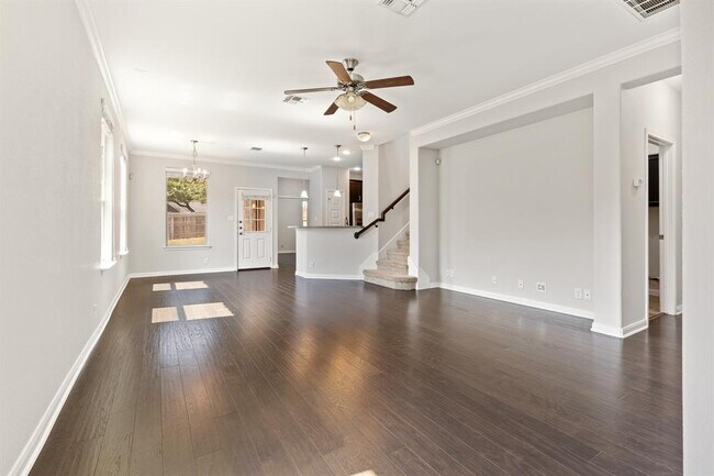 Primary Photo - 506 Hummingbird Ln
